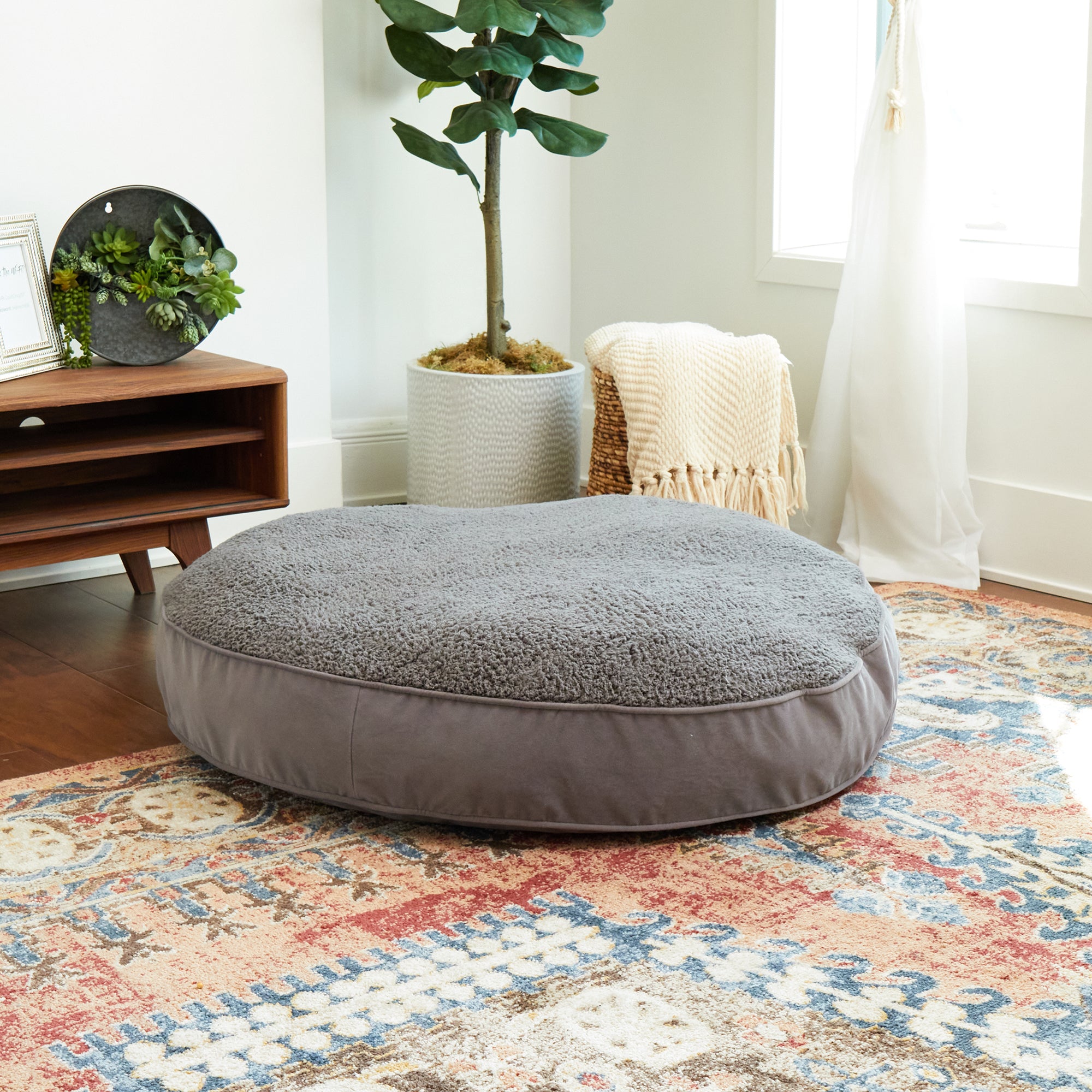 Big round clearance pillow bed