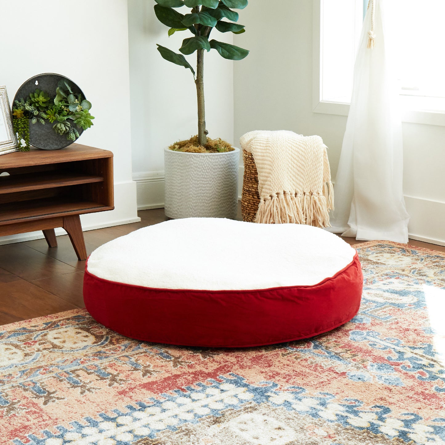 Scout Deluxe Round Sherpa Top Pillow Dog Bed